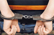Mumbai: Constable nabs thieves who robbed man and pushed him off the train